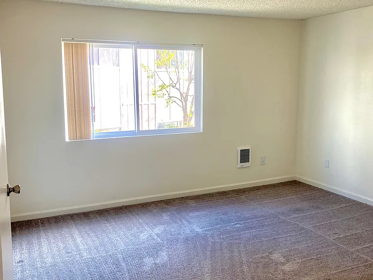 6818 Los Verdes Dr #5 — Photo 10