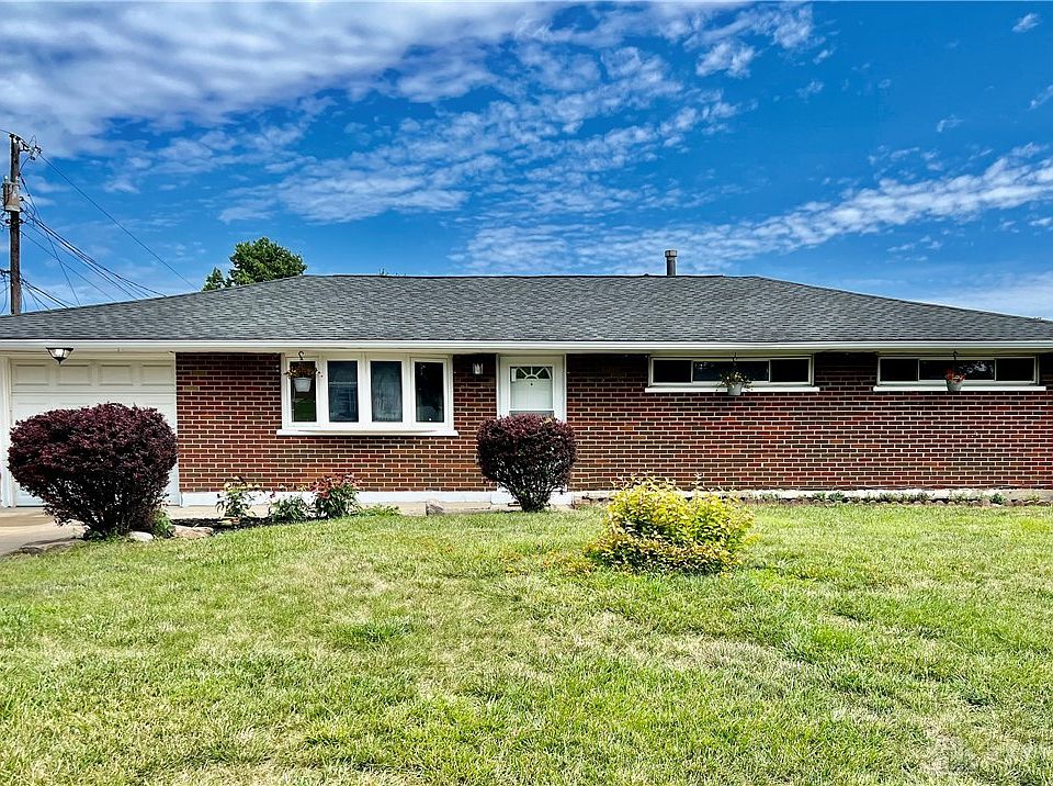 1st image of 725 Maple Hill Dr