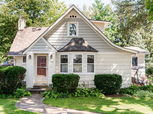 340 N Cedar St, Waterman, IL 60556
