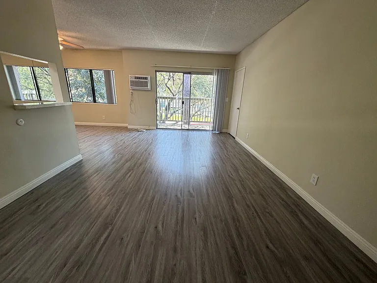 5245 Chesebro Rd — Photo 22