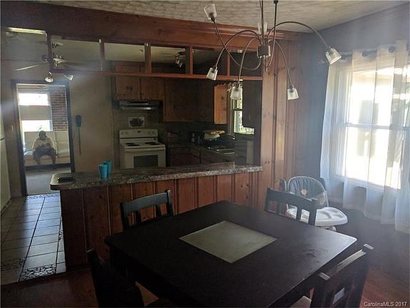 5th image of 4910 Churchill Dr