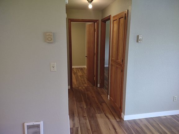 4th image of 2111 NW Hill St #2127