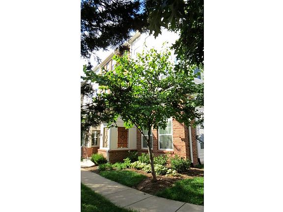 2nd image of 14291-B Brushwood Way