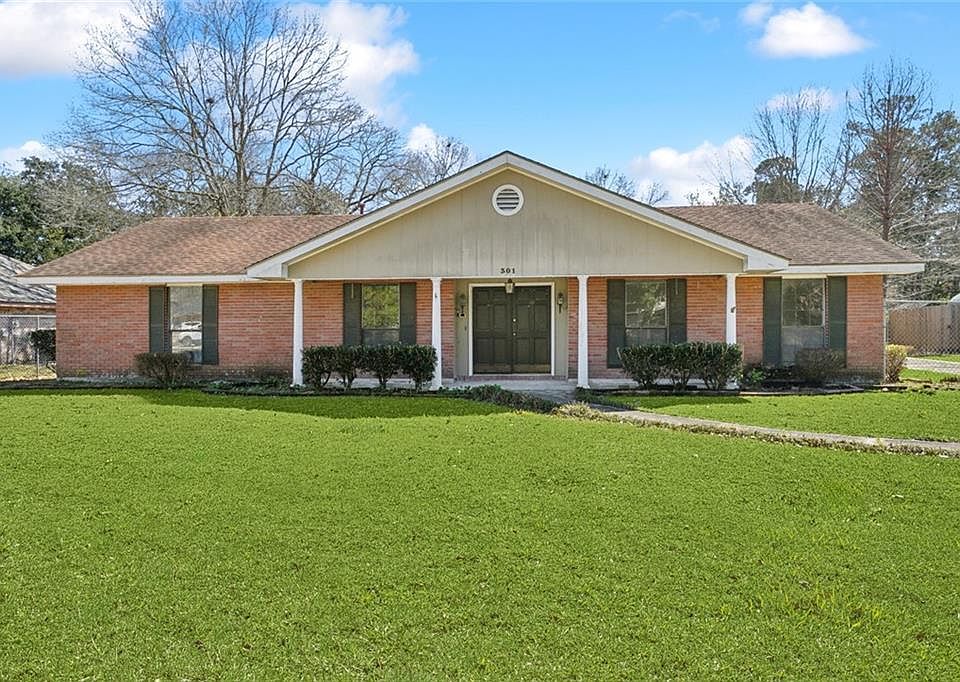 1st image of 301 Steele Rd