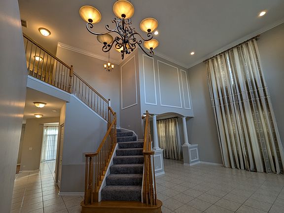 4th image of 243 Colonial Dr