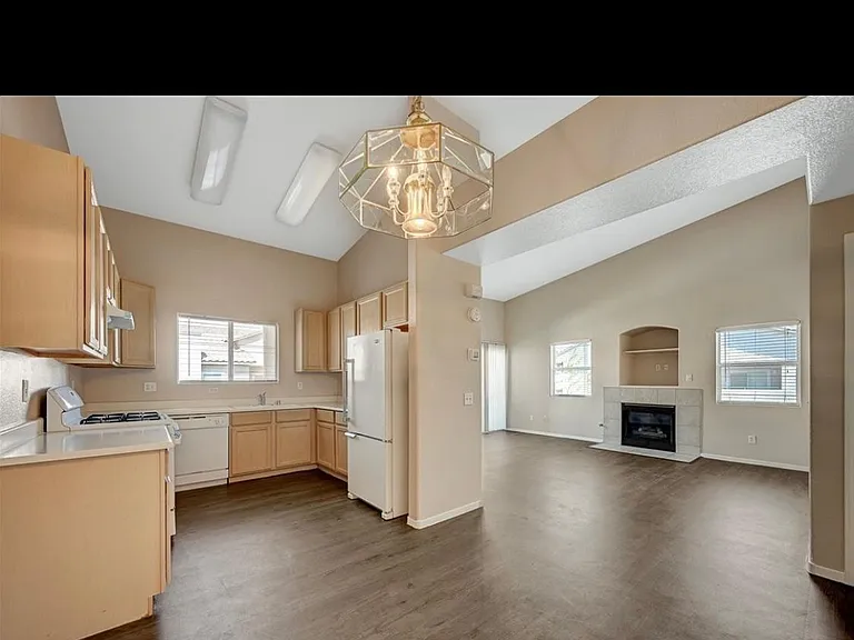 7450 S Eastern Ave #2020 — Photo 20