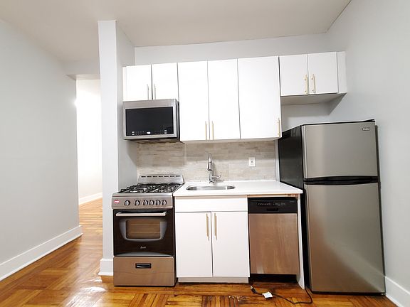 2nd image of 58 Van Reypen St #51E