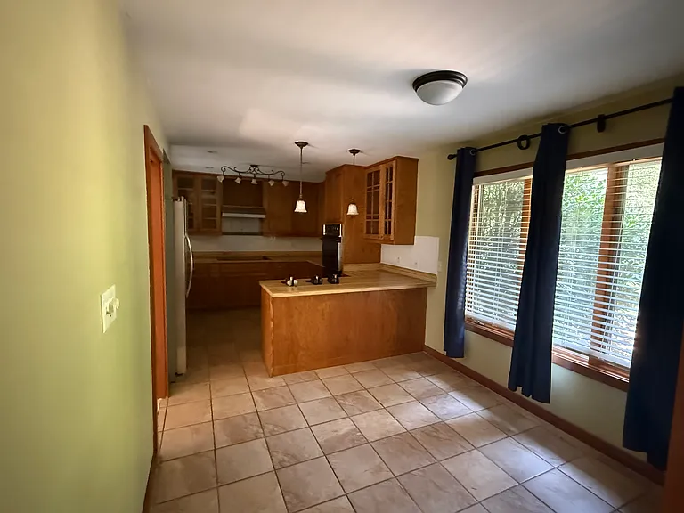 10200 Rivertown Rd — Photo 2