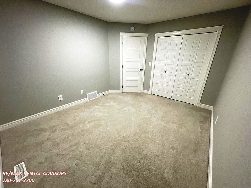 Edmonton Apartment for rent - 3 Bedrooms — photo 17