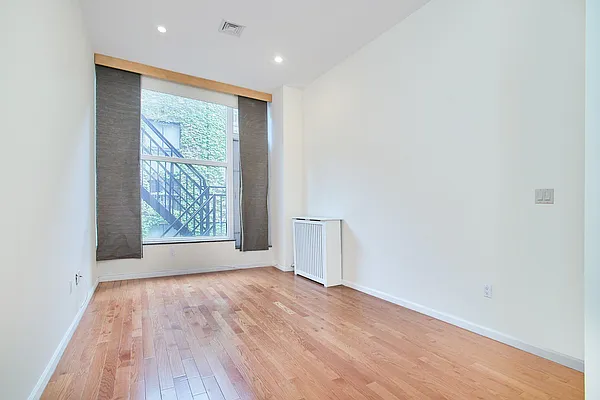 Rented by Streetwise NYC LLC | media 29