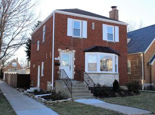 5901 W Roscoe St, Chicago, IL 60634