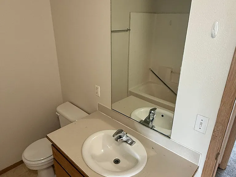 1813 E 3rd Ave — Photo 9
