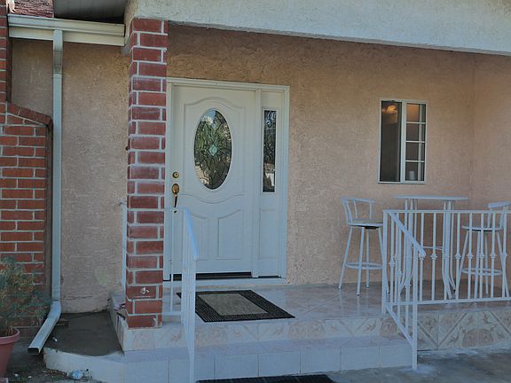 3rd image of 1832 James Pl