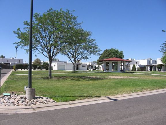 4th image of 168 Calle Loma Parda NW