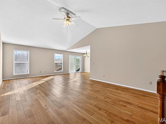 3rd image of 84 Green Park Ln
