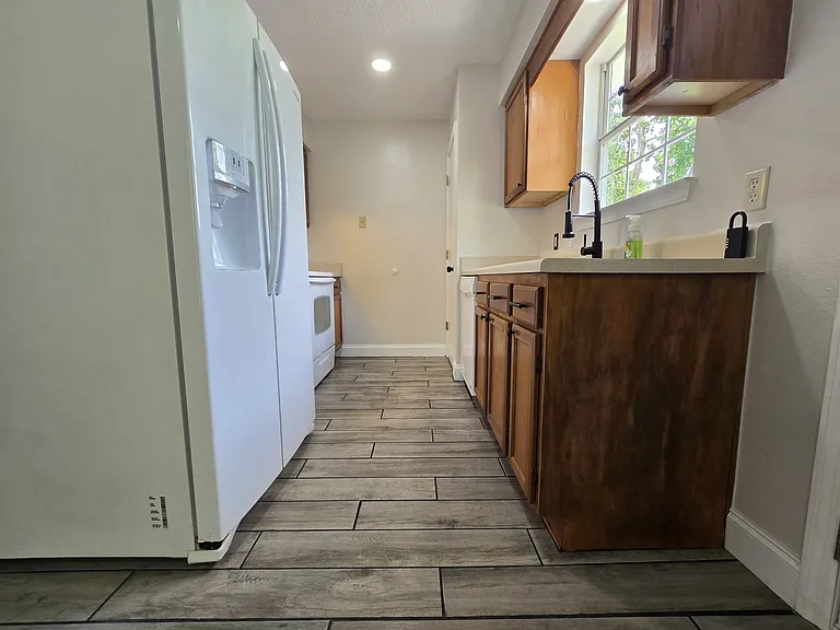 8900 Forest Oak Dr — Photo 12
