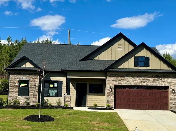 104 Shale Dr, Central, SC 29630