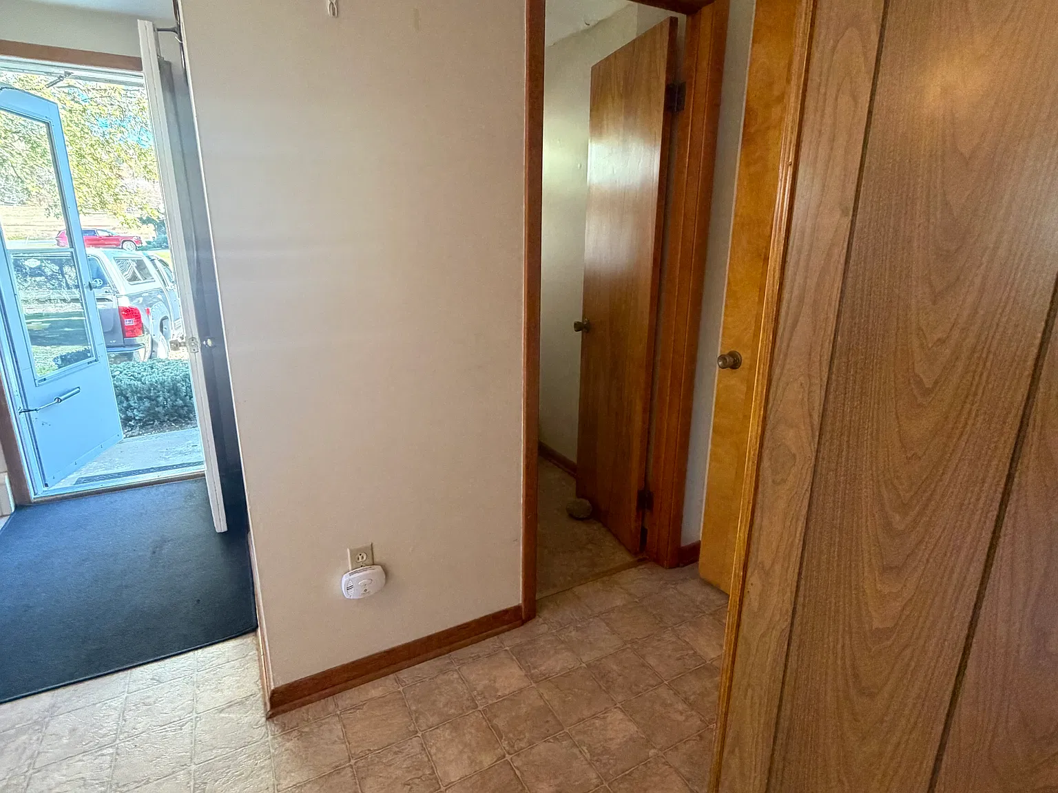 3 bed, 1.5 bath, $1,550 — Photo 3