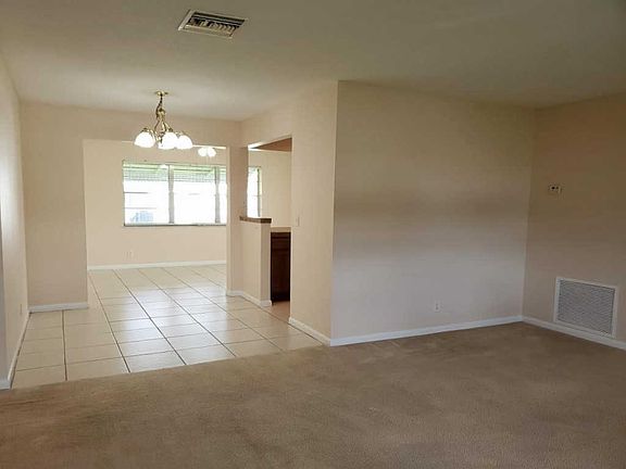 5th image of 109 SW 15th Ct