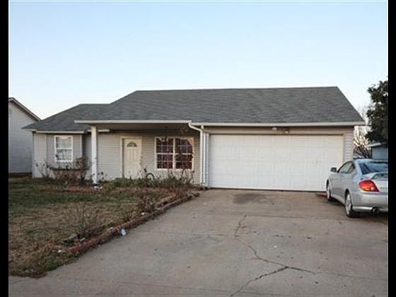 1st image of 311 E Hardwood Dr
