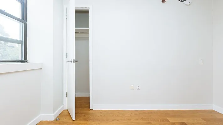 Rented by Nooklyn NYC LLC | media 42