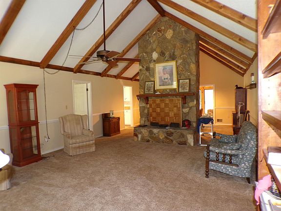 3rd image of 190 Wedgewood Pl