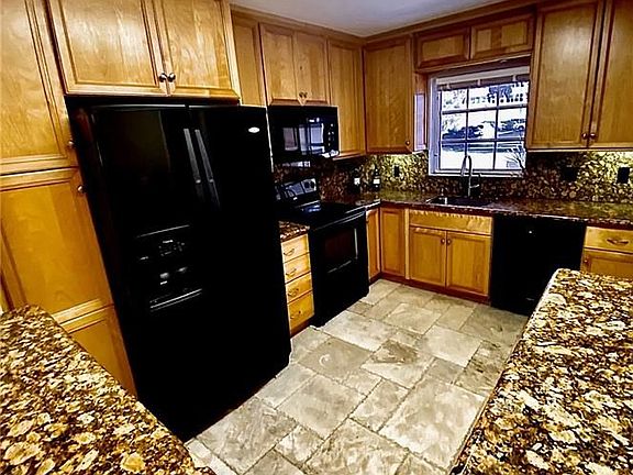 5th image of 3223 NE 36th St APT 1