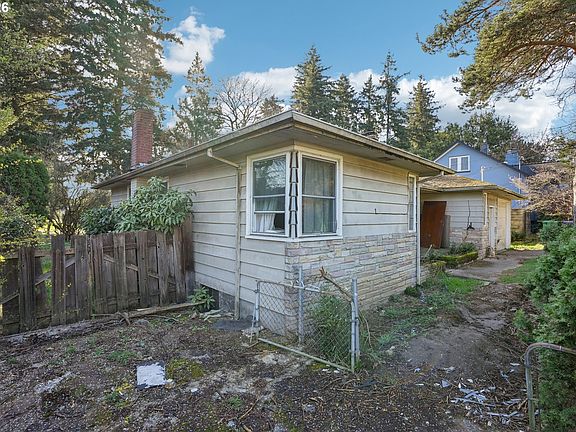 3rd image of 4036 NE 102nd Ave