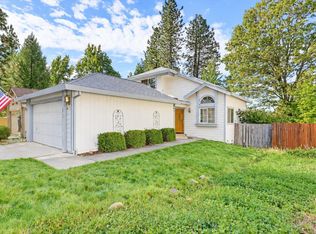 211 Fairmont Dr, Grass Valley, CA 95945