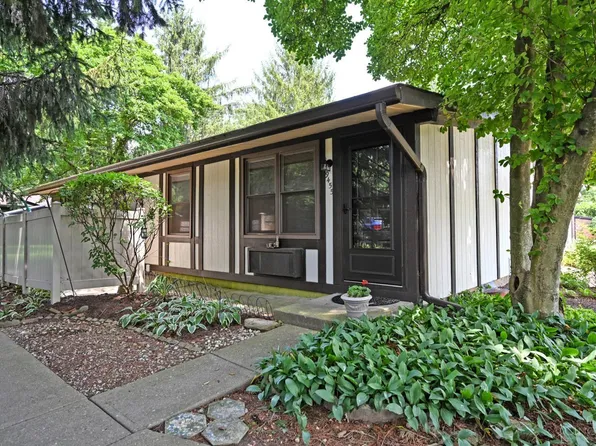 9455 Willowgate Dr, Cincinnati, OH 45251