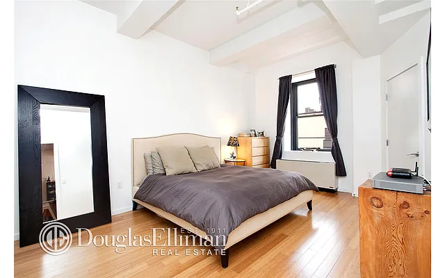 Sold by Douglas Elliman | media 16