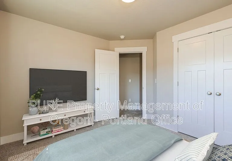 504 NE Trillium Dr — Photo 31