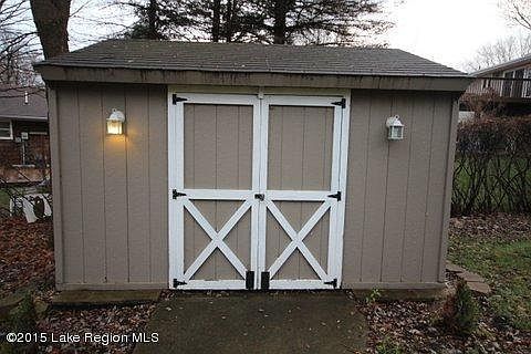 4th image of 1222 Lakeview Dr