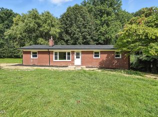 2736 Siam Rd, Elizabethton, TN 37643