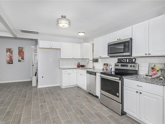 5th image of 1312 Edgemont Dr