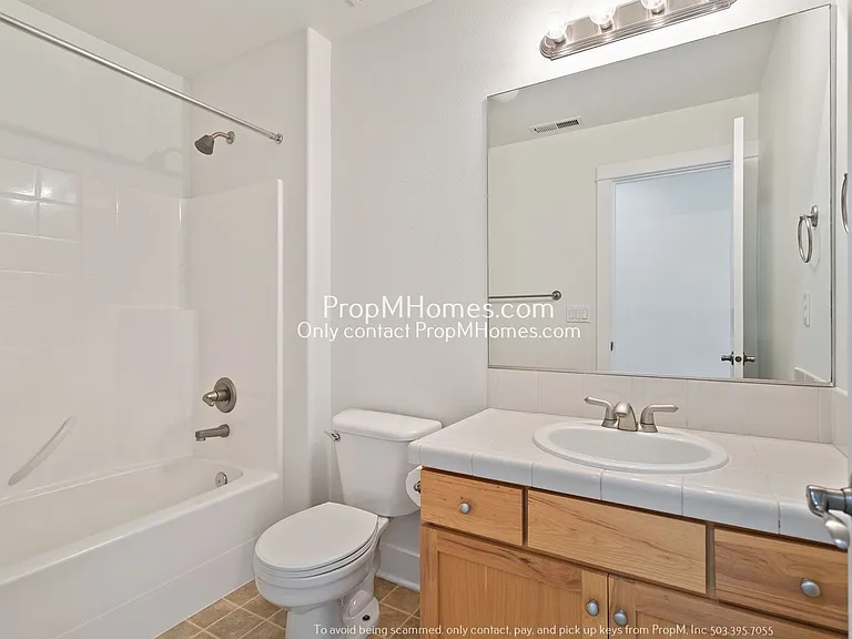 340 SW Delta Dr — Photo 19