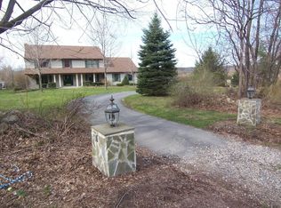 5 Deer Run, Glen Gardner, NJ 08826