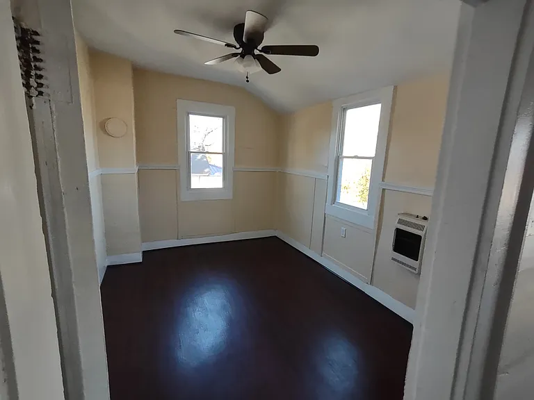 219 E High St — Photo 13