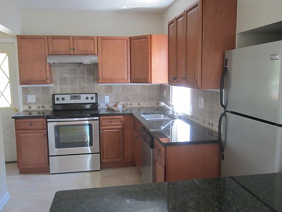 4th image of 2858 Losantiville Ave