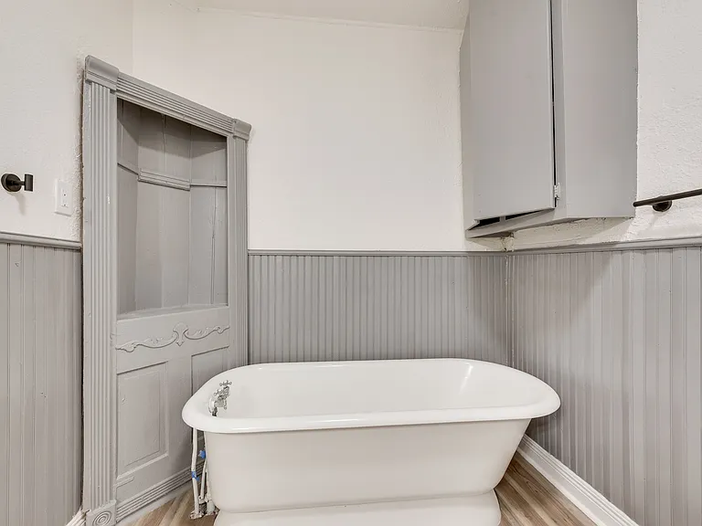 309 Poplar St — Photo 15