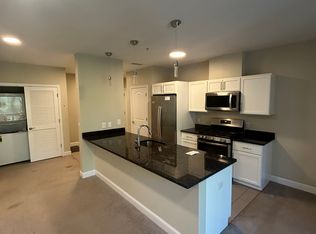 4 Mayflower Ave #2F, Middleboro, MA 02346