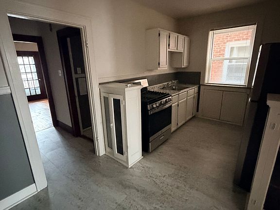 2nd image of 5150-5152 Eichelberger St #1