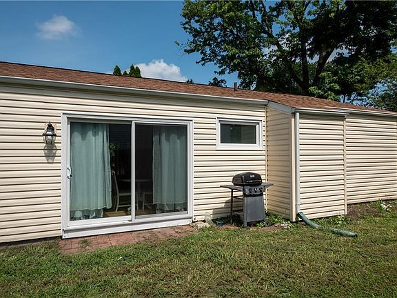 5th image of 3700 Kings Point Cir