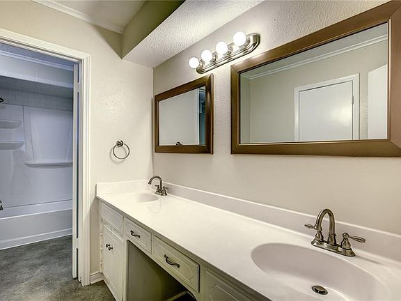 4th image of 2312 Lange St