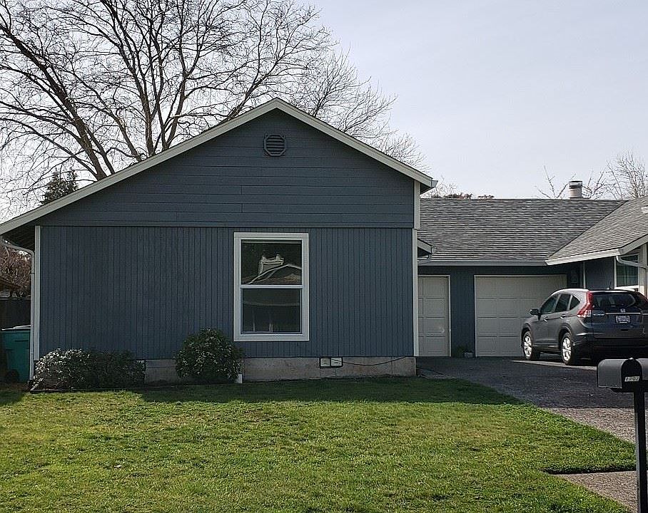 1st image of 1702 SE 145th Ct