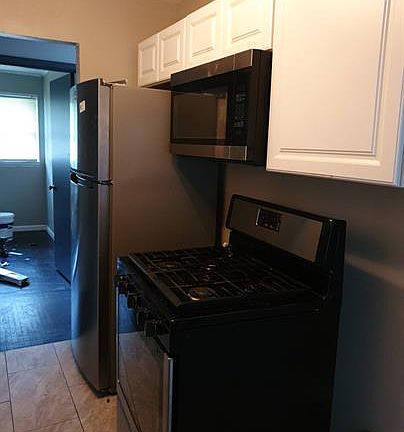 3rd image of 360 Shepley Dr #1
