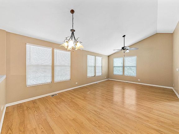 2nd image of 633 Conservatory Ln Unit 633