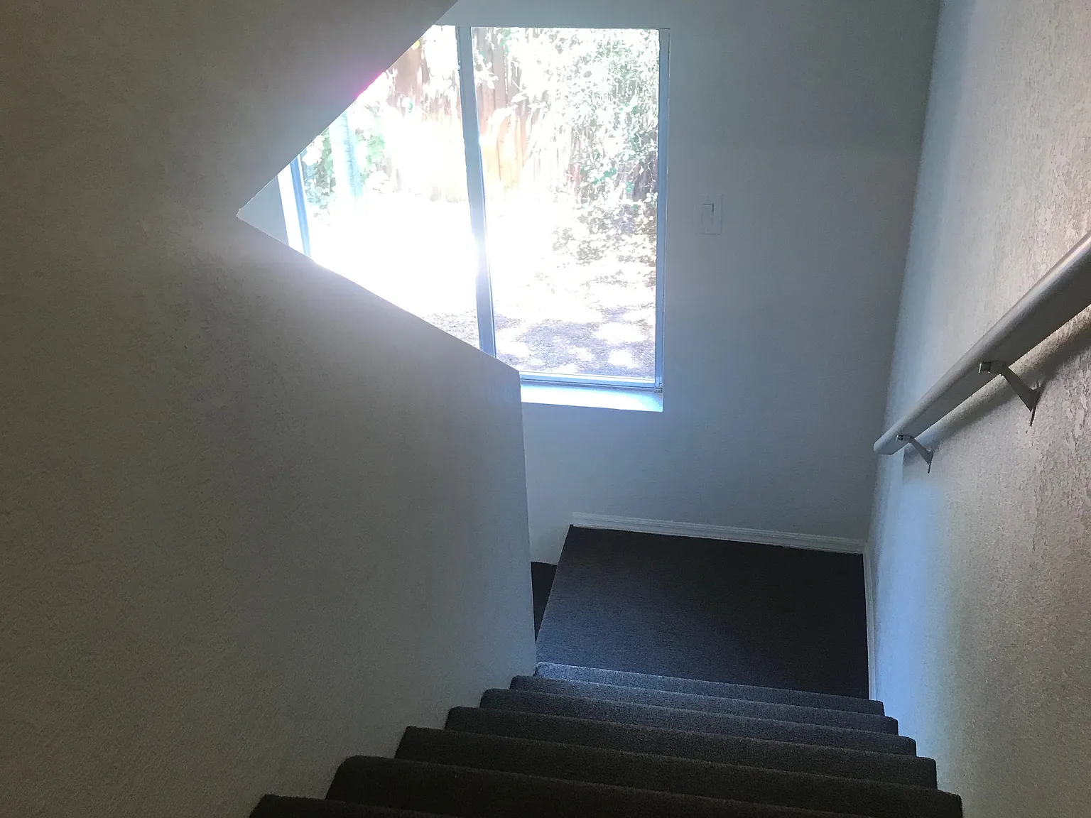 2 bed, 1.5 bath, 714 sqft, $1,275 — Photo 4