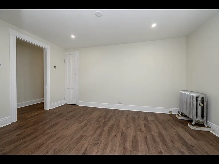 230 John St #2 — Photo 24