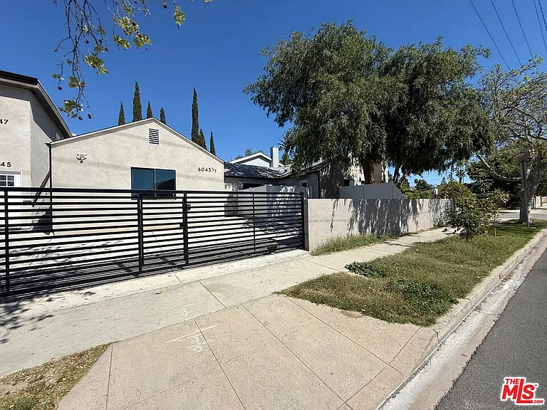6403 Gentry Ave — Photo 26